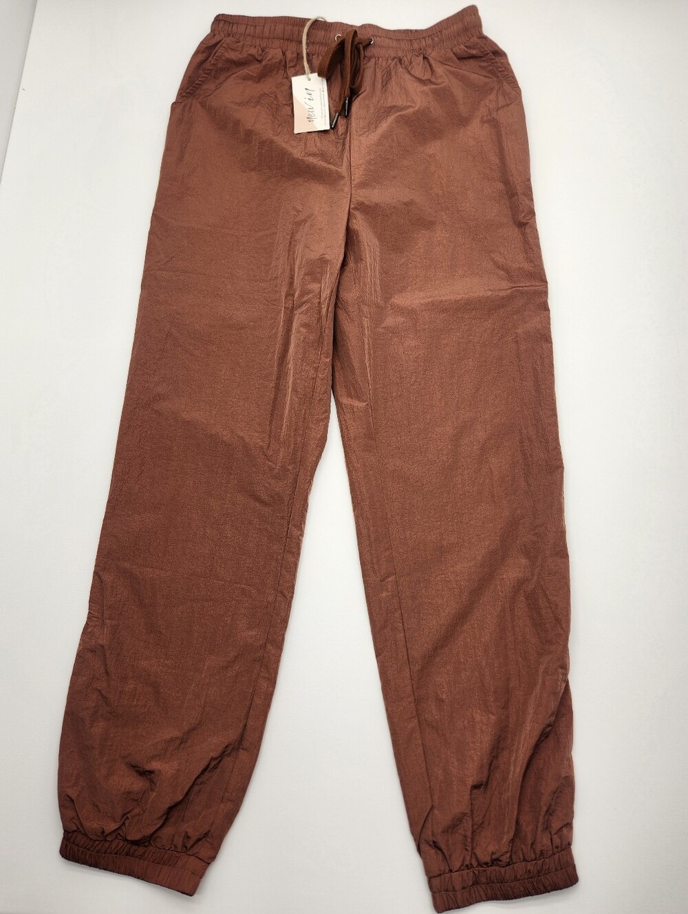 New In Women’s Camel Windbreaker Jogger Pants Size Small Lightweight Athleisure